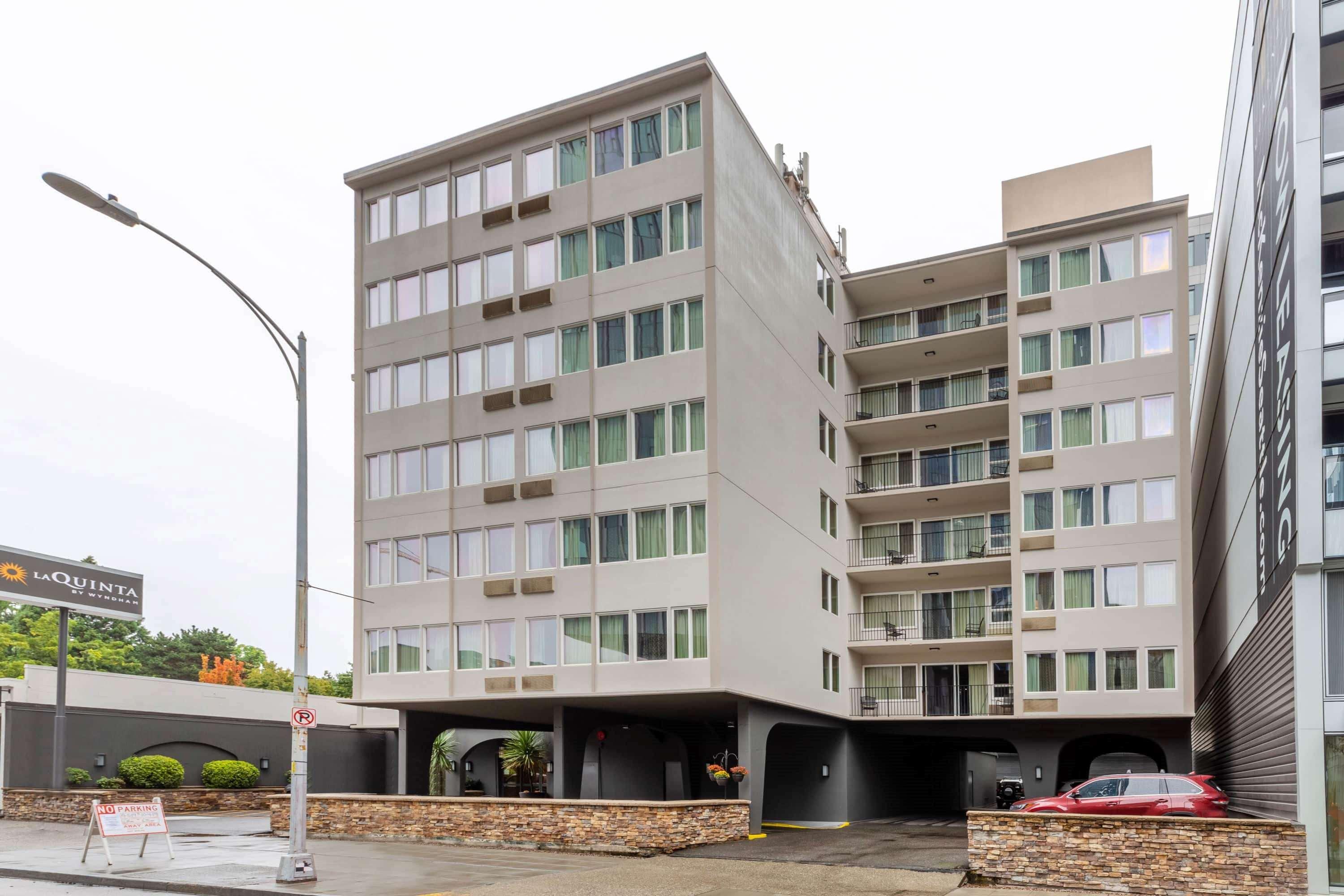 Отель La Quinta By Wyndham Seattle Downtown Экстерьер фото